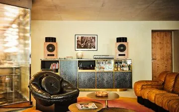 Paris Gym Shocked as Actress Collapses in Pool.