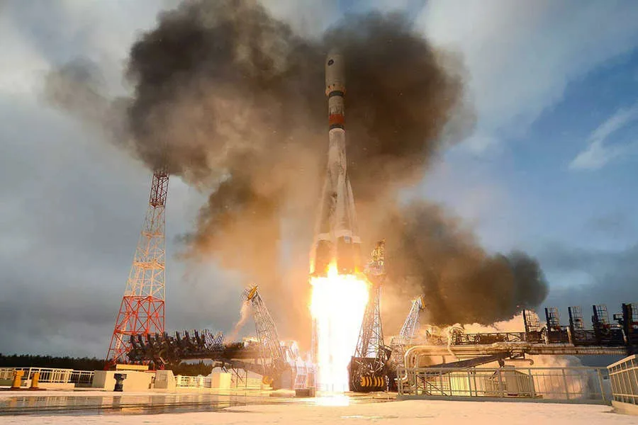 Russian rocket launch illuminates Finnish skies, sparking local police alerts.