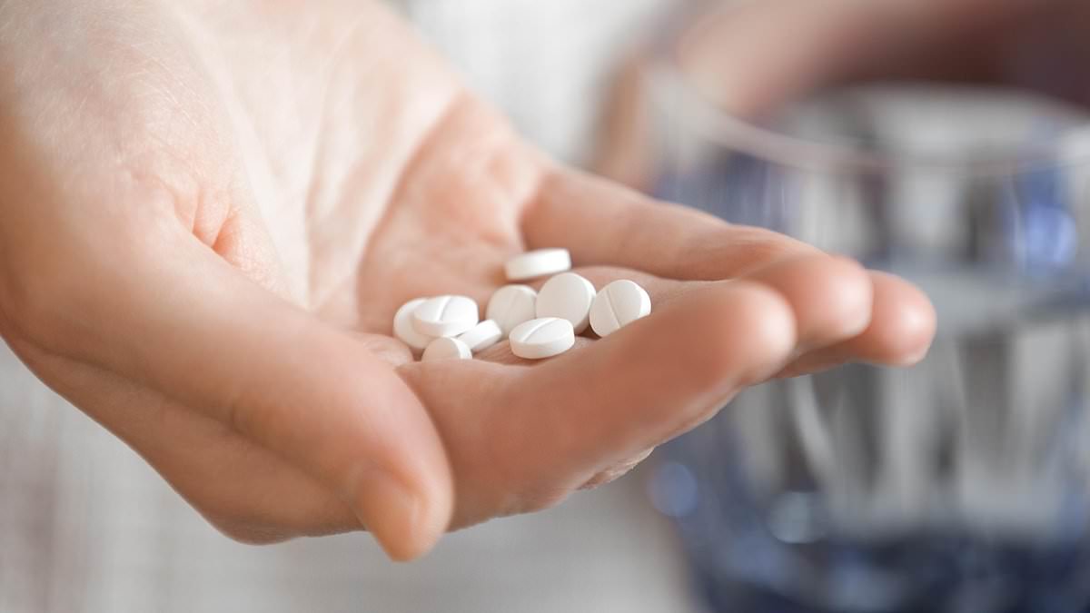 UK recalls thousands of Napralief painkillers over missing overdose safety warnings.