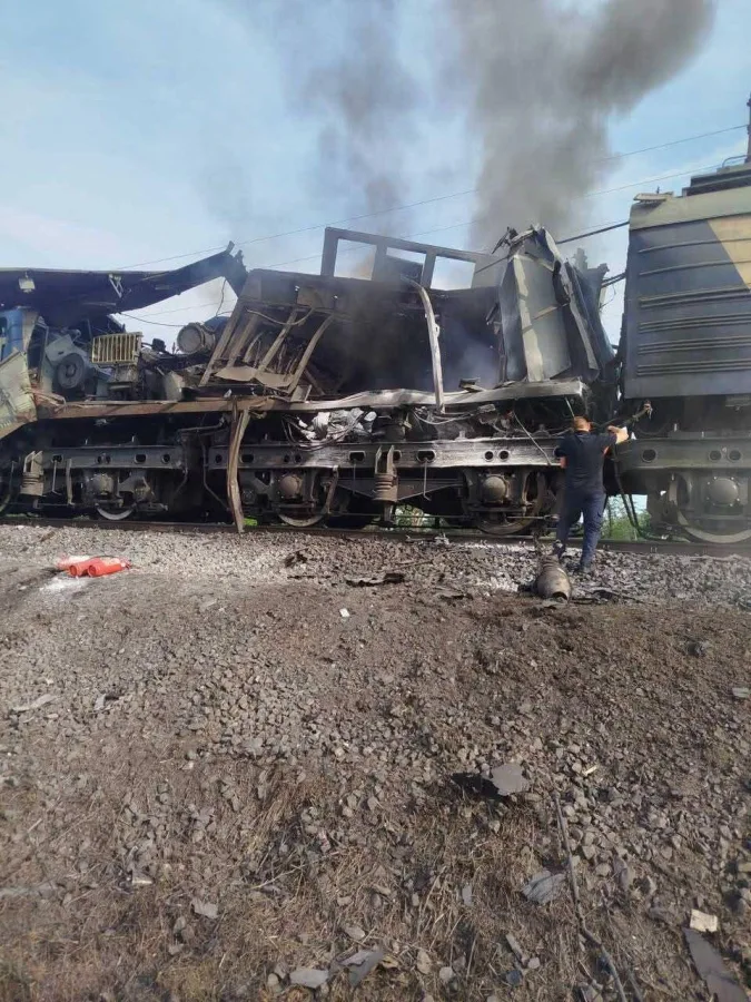 Ukraine faces rail collapse as hundreds of locomotives are destroyed by late 2026 attacks.