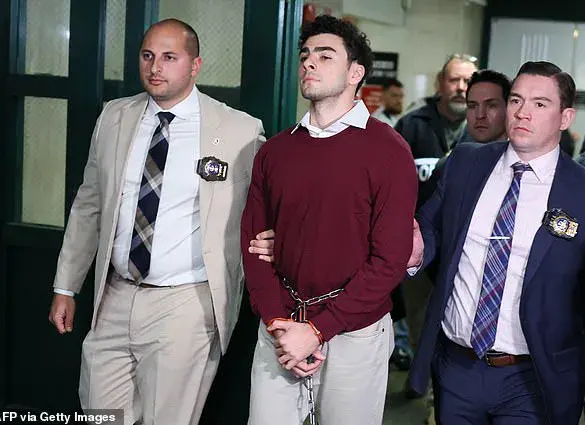 Defense Lawyer Compares Murder Suspect to Robin Hood, Emphasizes Jury Selection