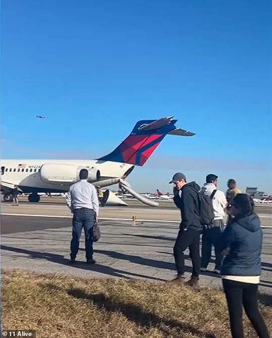 Delta Air Lines Flight Evacuation Due to Smoke Filling Cabin: A Close Call at Hartsfield-Jackson Atlanta International Airport