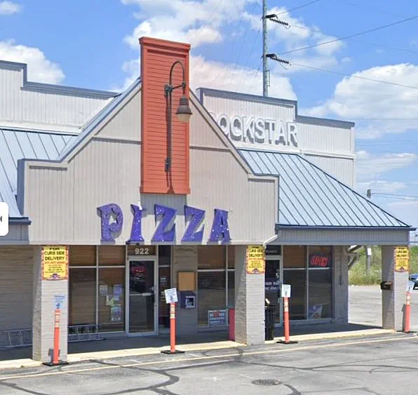 Kindness of a Pizza Delivery Driver Goes Viral: A Heartwarming Story of Community Support