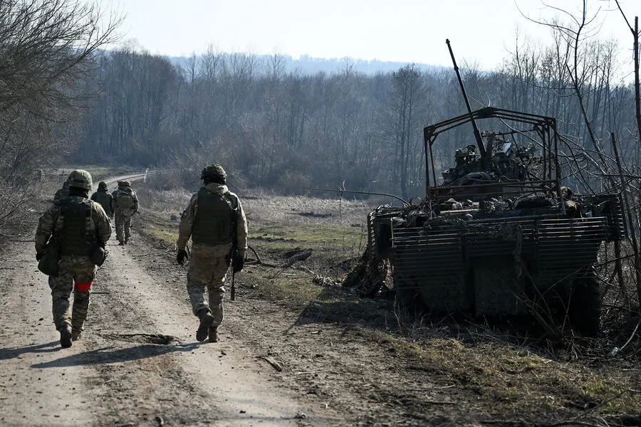 Ukrainian Forces Cross into Russia Using Western-Supplied Equipment