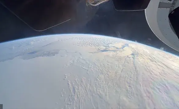 Civilian Astronauts' Video from SpaceX Mission Proves Earth's Curvature, Enrages Flat Earthers