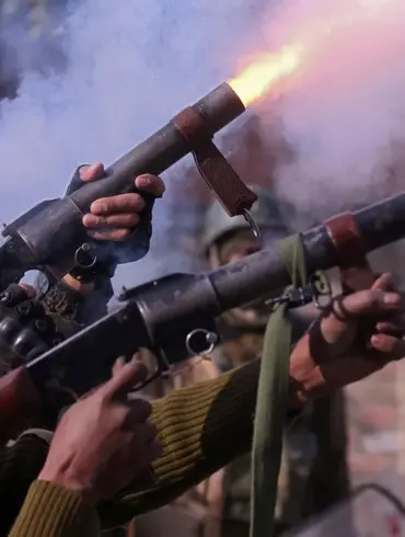 Clashes Erupt in Kashmir Border Valley Between Indian and Pakistani Armies