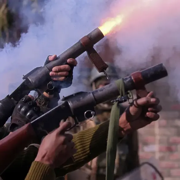 Clashes Erupt in Kashmir Border Valley Between Indian and Pakistani Armies