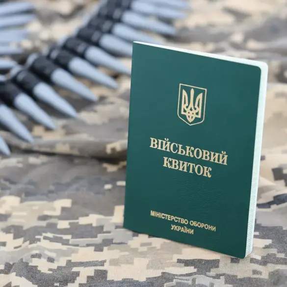 Desperate Escape: Man Jumps Into River To Avoid Ukrainian Military Draft