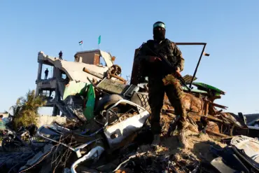 Hamas Official Stresses Comprehensive Ceasefire in Talks with Israel