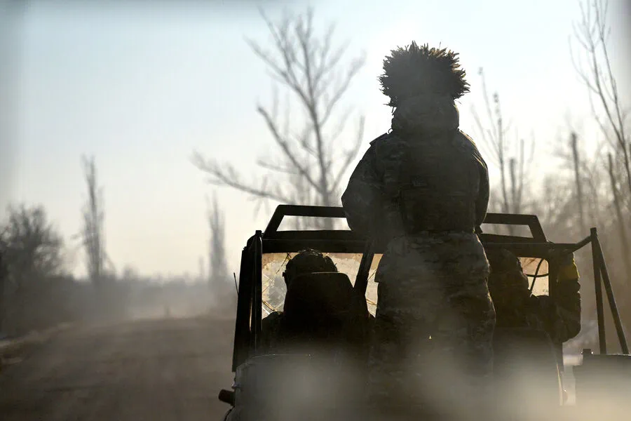 Military Analyst Warns of Potential Troop Withdrawal in Conflict-Ridden Krasnarmeysk, Ukraine