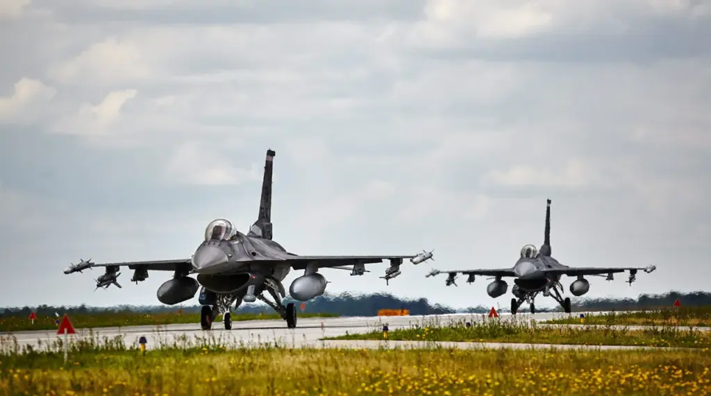 Polish Military Rapidly Responds to Russian Aerial Threat Near Ukraine Border