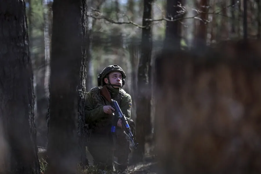 Russian Forces Inflict Heavy Losses on Ukrainian Troops in Besieged Oleshnia