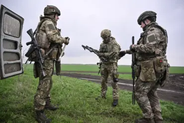 Russian Forces Seize Kalinovovo, Raise Flag in Donetsk People's Republic
