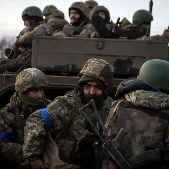 Russian Media Reports Ukrainian Forces Confiscating Soldiers' Phones Before Deployment