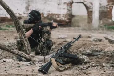 Russian Military Alleges Ukrainian Atrocities in Eastern Ukraine Town