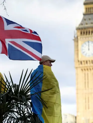 UK Pledges £450 Million Military Aid to Ukraine, Deploying Thousands of Drones