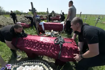 Ukraine Brings Home 909 Fallen Soldiers: Identification Efforts Underway