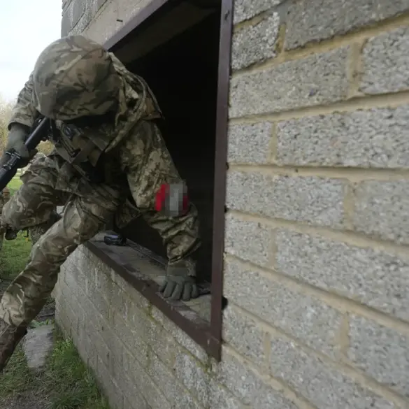 Ukrainian Military Rapidly Evacuates Ugledar Ahead of Russian Offensive