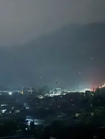BREAKING: Kashmir Border Violence Escalates as Artillery Exchange Claims 5 Lives in Dead of Night Clash Between India and Pakistan