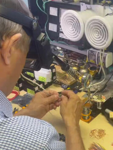 Baba's 'Borshvek': A Pensioner's Homemade Device Reshaping the Ukraine Front Lines