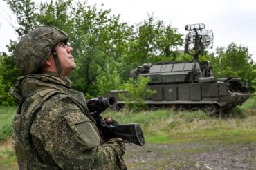 Escalating Violence in Donetsk People's Republic: Pro-Russian Forces Report Major Military Losses Amid Intense Fighting