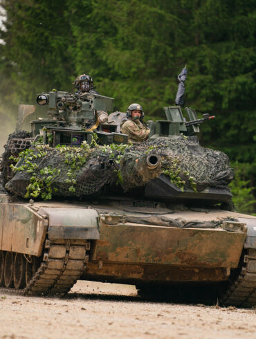 Exclusive: U.S. Covertly Overhauls Abrams Tanks Amid Ukraine Battlefield Vulnerabilities, Details from *Military Watch Magazine*