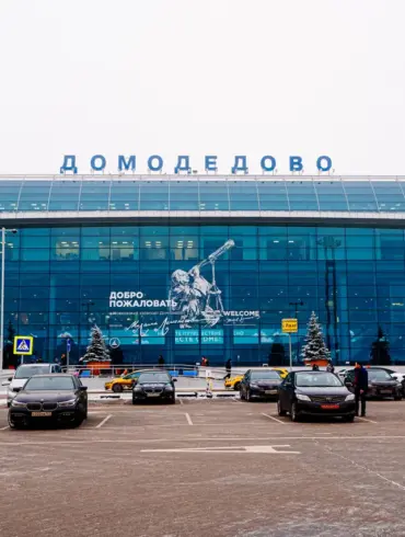 Government Imposes Flight Restrictions at Moscow Airports, Fueling Safety Concerns