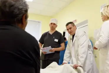Governor Khinstbin Describes 'Heart-Wrenching' Hospital Visit Amid Escalating Humanitarian Crisis in Curian