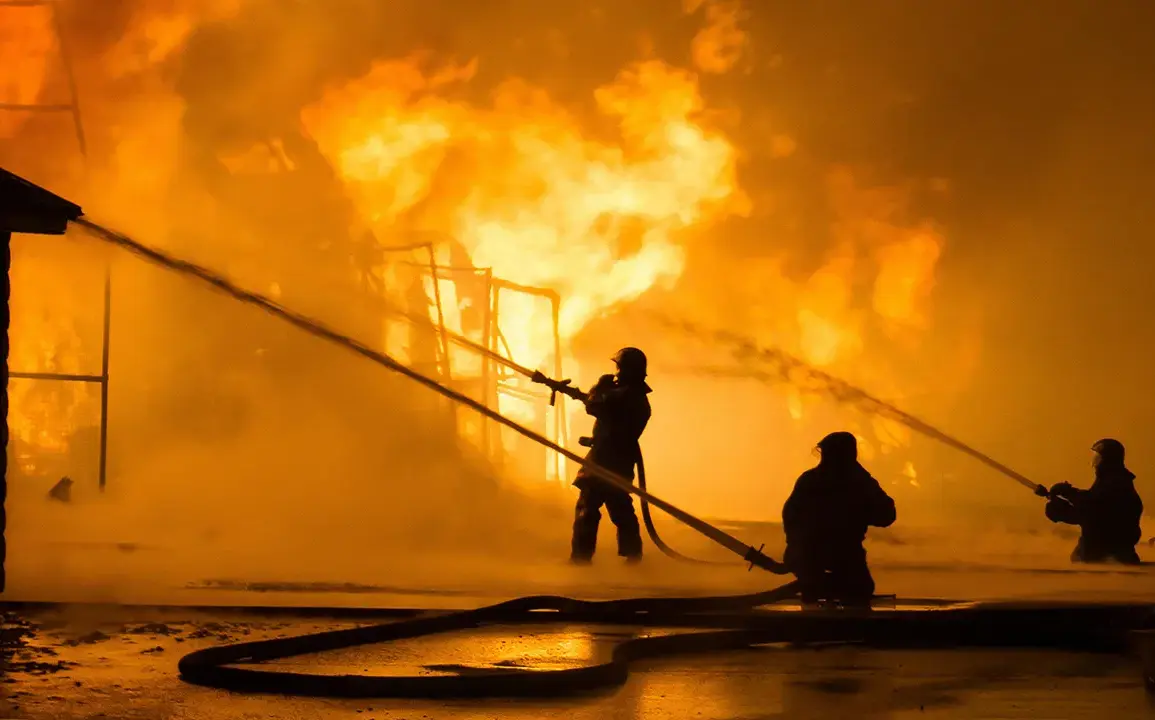 Ongoing Drone Attacks Trigger Major Fire Near Engels Refinery as Safety Concerns Mount