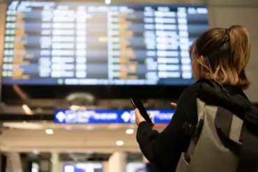 Over 1,300 Russian Citizens Stranded in UAE and Sri Lanka as Air Arabia Cancels Flights Amid Middle East Conflict