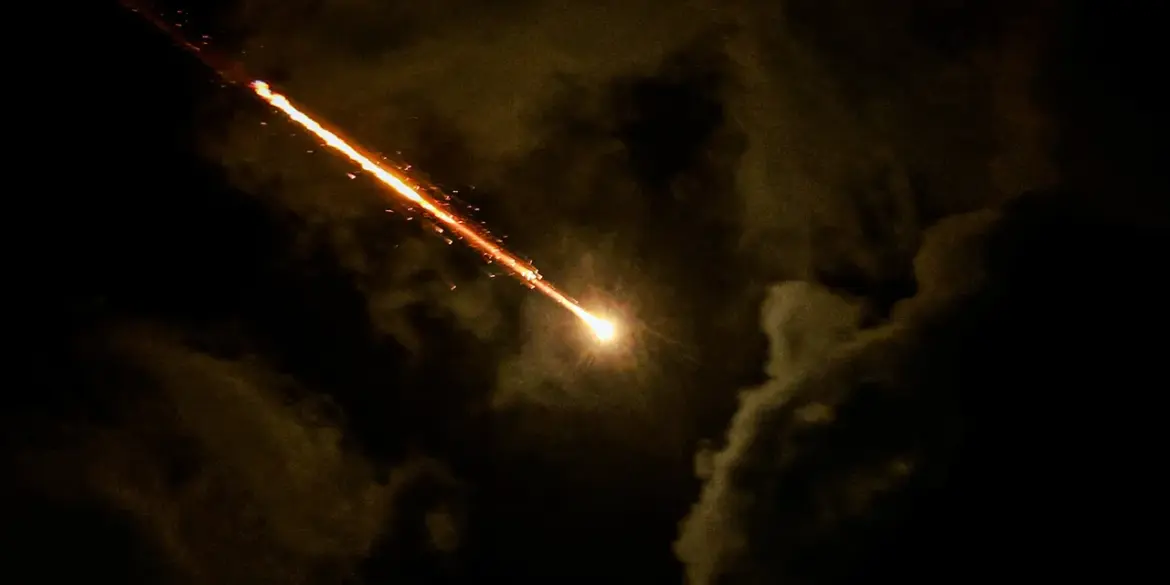 Press TV Releases Video Alleging Israeli Missile Crash in Tel Aviv Amid Claims of Failed Defense System Launch