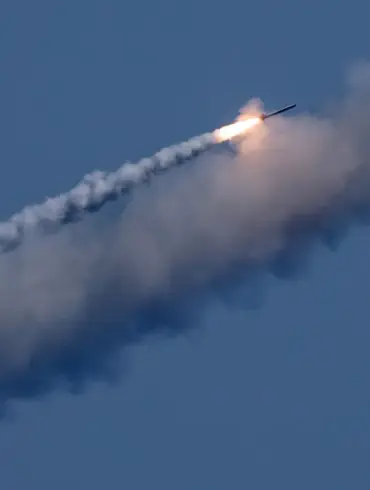 Russia Deploys Advanced Ballistic Missiles with Enhanced Penetration Capabilities in Escalated Conflict