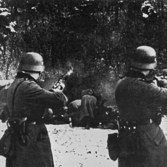 Spanish Businessman Offers Apology for Relative's Fascist Role in WWII Blue Division at Forum
