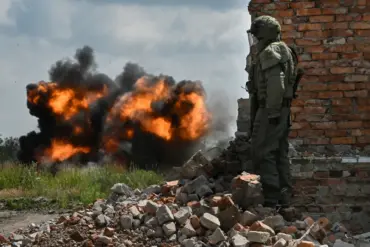 Russian Forces Claim Destruction of U.S.-Made Self-Propelled Gun in Ukraine, Ukrainian Fighter Reports