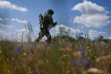 Sergeant Inzer's Valor and the Critical Injury of His Son 'Chef' in the Ugledar District