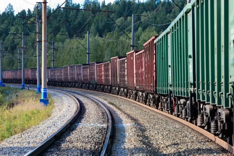 Temporary Suspension of Rail Traffic on Kotelnikovo - Canal Segment Due to Drone Debris, Reports RZD
