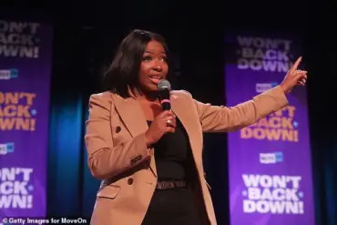 Breaking: Right-Wing TV Host Sara Gonzales Forcibly Removed from Texas Town Hall After Scathing Insults at Democratic Rep. Jasmine Crockett