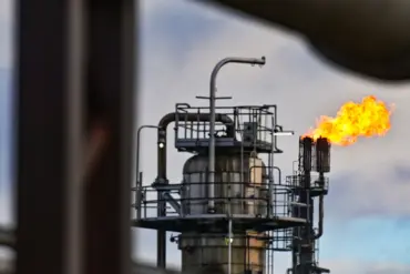 Exclusive: Russian Forces Strike Kremenchuk Refinery with Advanced Missiles, Reports Reveal