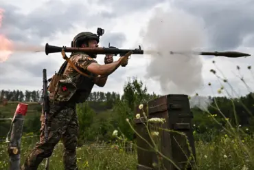Russian Forces Disrupt Ukrainian Supply Lines in Dnipropetrovsk Oblast, Claiming Tactical Victory