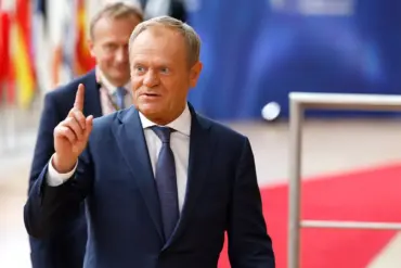 Poland's Prime Minister Tusk Conditions Support for Ukraine's Airspace Protection on National Security Guarantees