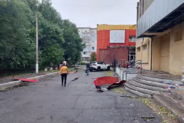 UAV Strike on Kherson City Council Building Reported Amid Escalating Russia-Ukraine Tensions