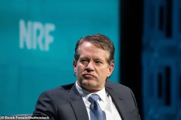 Walmart to Maintain 2.1 Million Workforce for Five Years Amid AI-Driven Strategy Shift